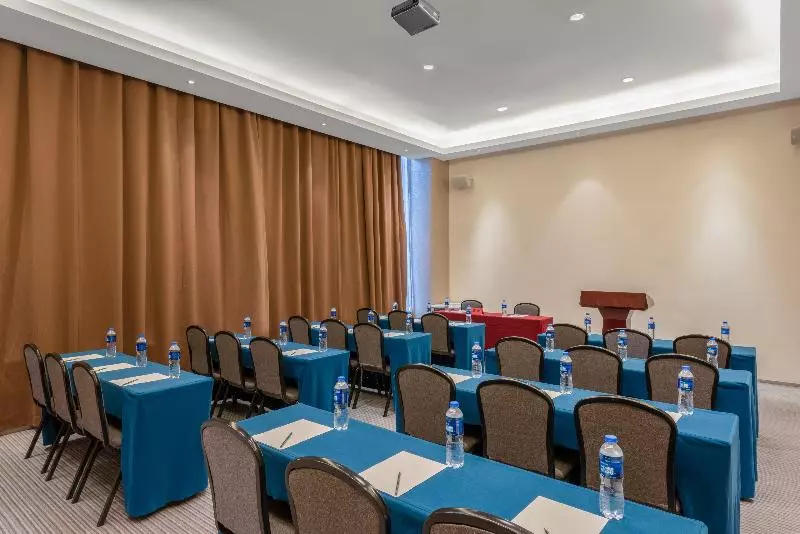 Leafin Hotel Beijing Minzuyuan
