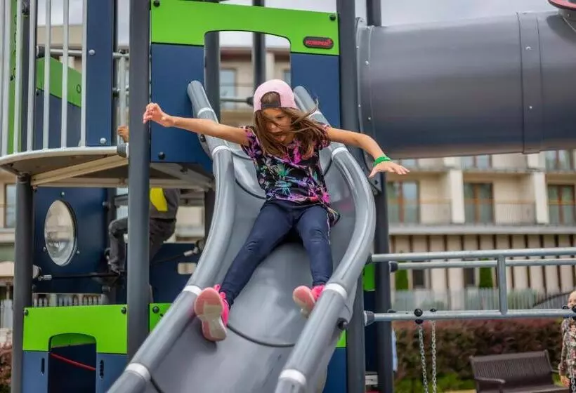 בית מלון כפרי Holiday Inn Resort Warsaw Józefów, An Ihg