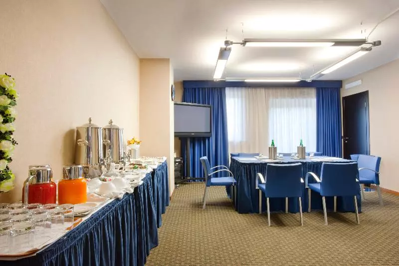 酒店 Holiday Inn Salerno Cava De  Tirreni, An Ihg
