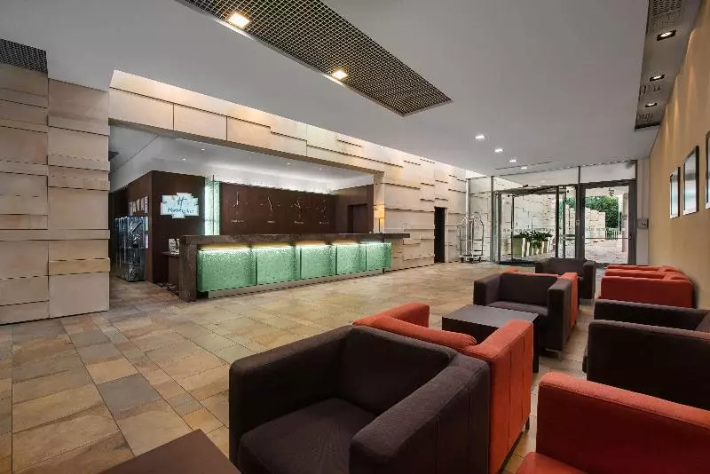 בית מלון כפרי Holiday Inn Resort Warsaw Józefów, An Ihg