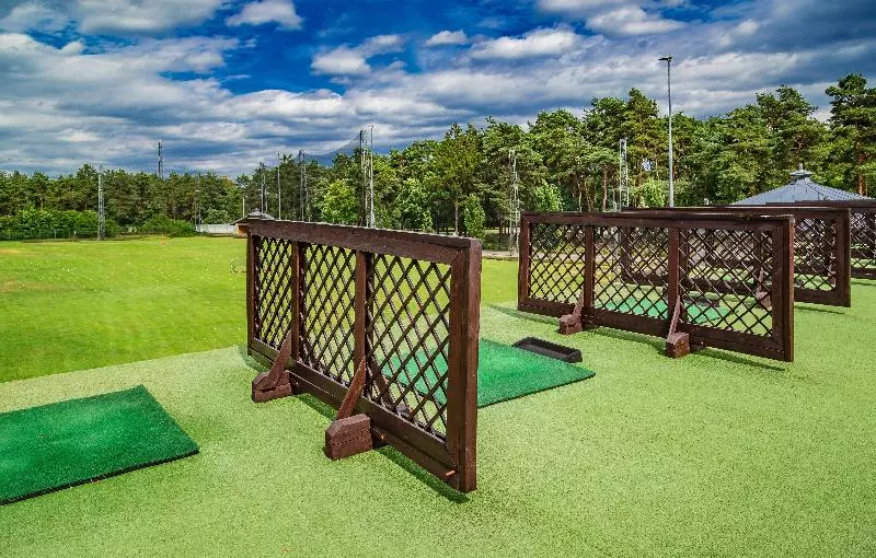 בית מלון כפרי Holiday Inn Resort Warsaw Józefów, An Ihg