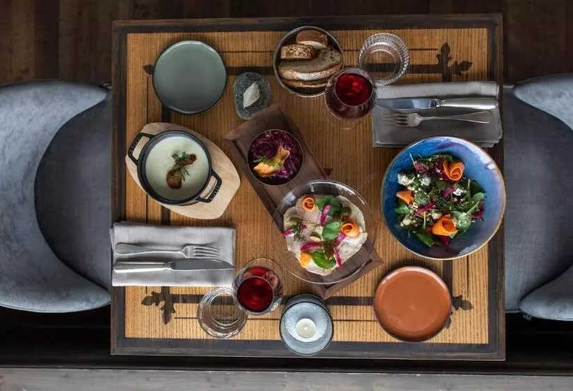 酒店 Hôtel Bella Tola & Spa