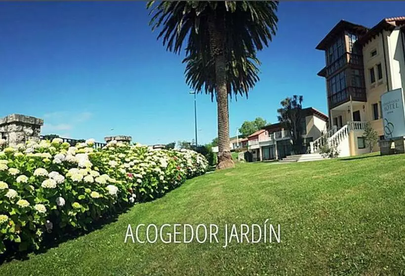 هتل Indiana Llanes