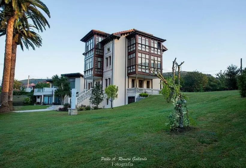 هتل Indiana Llanes