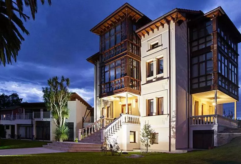 هتل Indiana Llanes