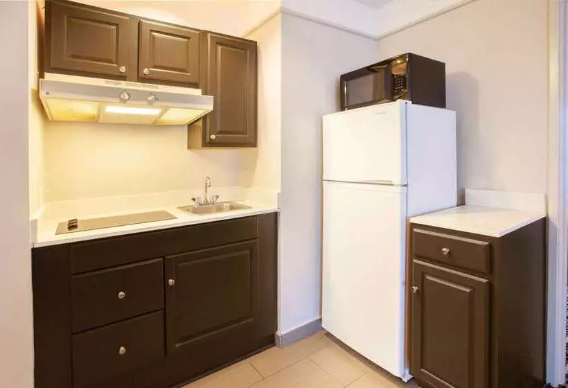 Hotelli La Quinta By Wyndham Cincinnati Airport Florence