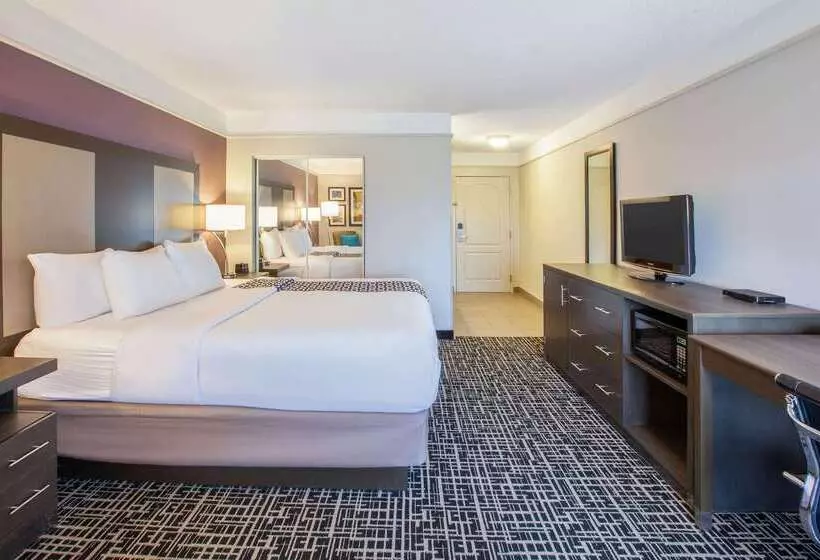 Hotelli La Quinta By Wyndham Cincinnati Airport Florence