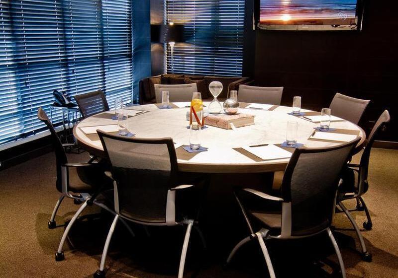 هتل Loden Vancouver