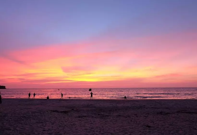 Отель Nai Yang Beach Resort & Spa