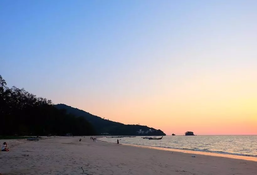 Отель Nai Yang Beach Resort & Spa