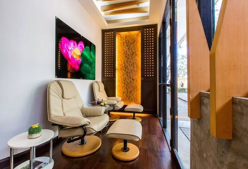 Отель Nai Yang Beach Resort & Spa