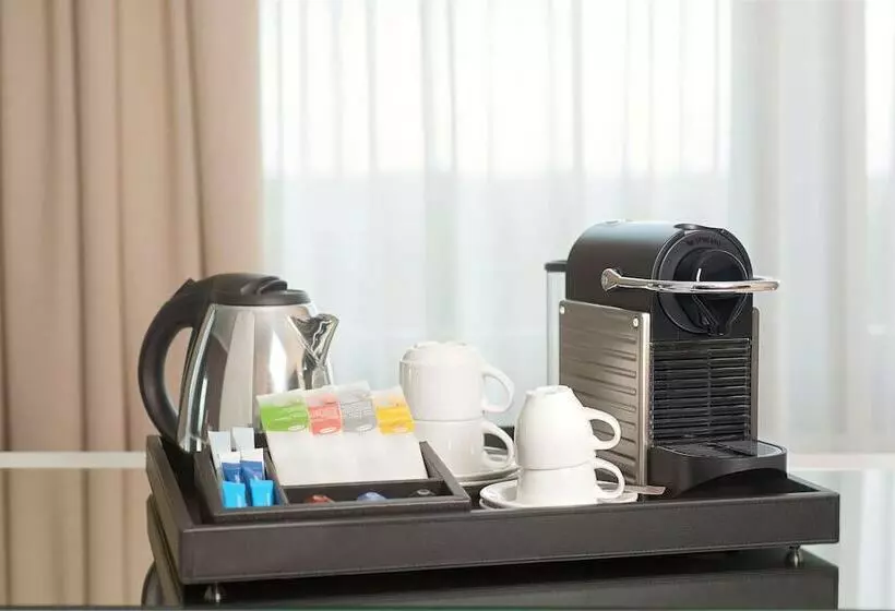 Отель NH Amersfoort