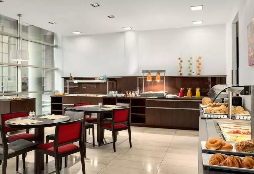 Отель NH Amersfoort