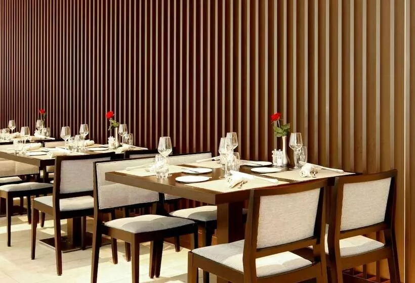 Отель NH Amersfoort