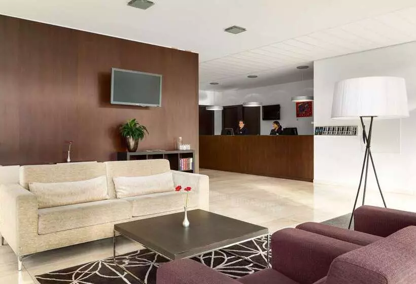 Отель NH Amersfoort