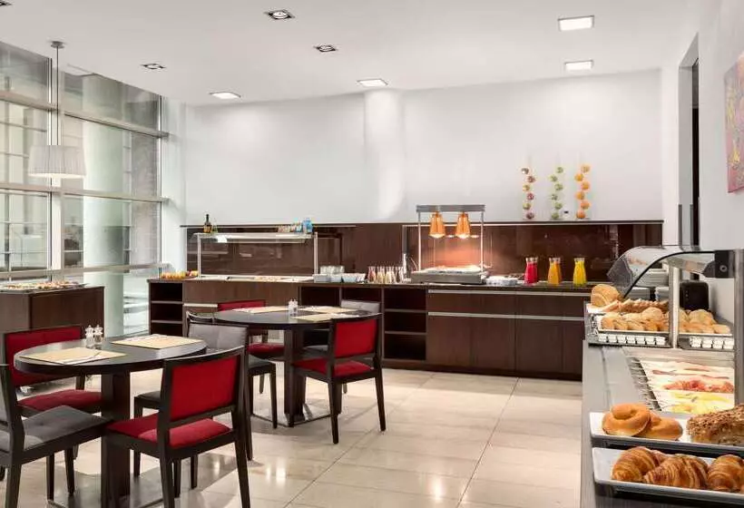 Отель NH Amersfoort