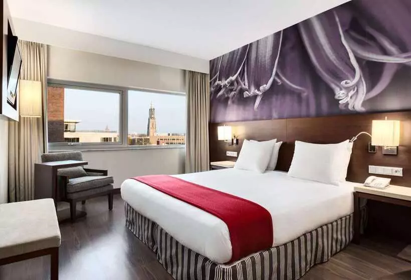 Отель NH Amersfoort