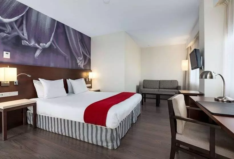 Отель NH Amersfoort