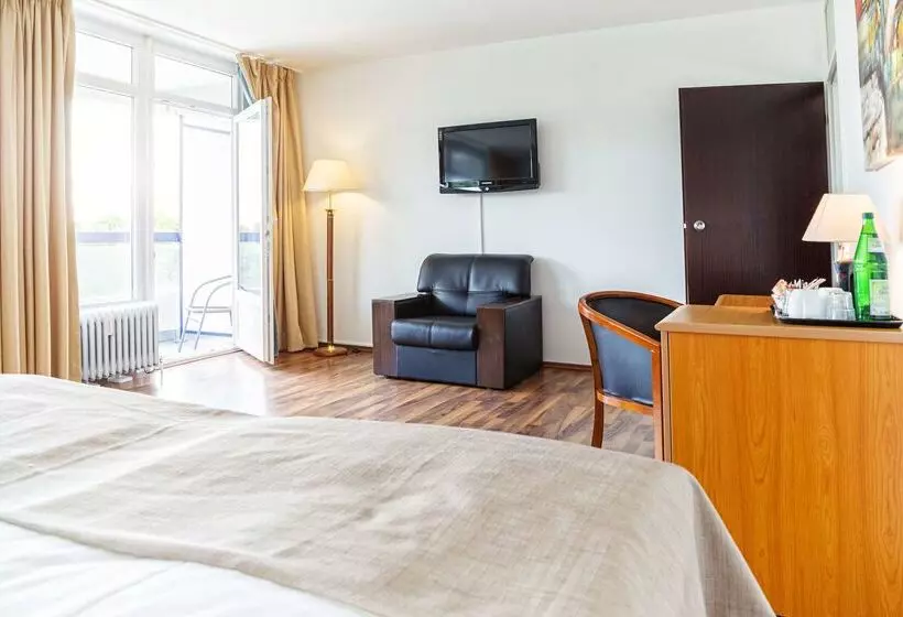 酒店 Plöner See By Tulip Inn