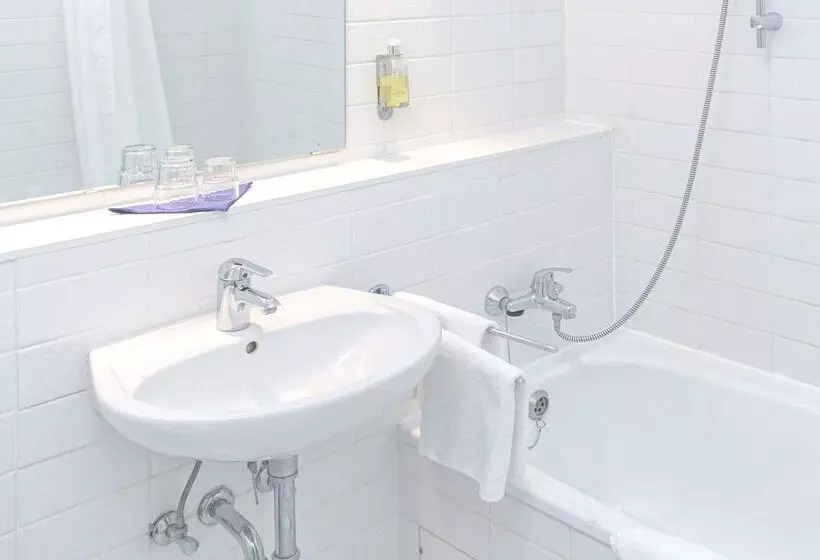 酒店 Plöner See By Tulip Inn