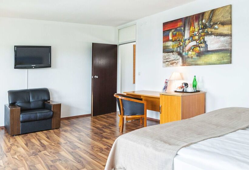 酒店 Plöner See By Tulip Inn