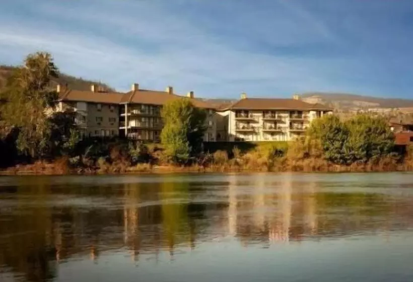 فندق Riverland Inn & Suites