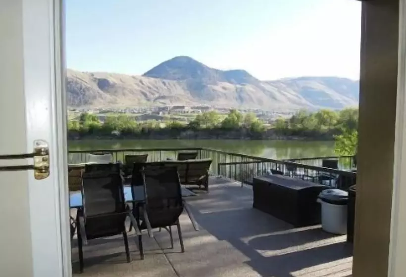 فندق Riverland Inn & Suites