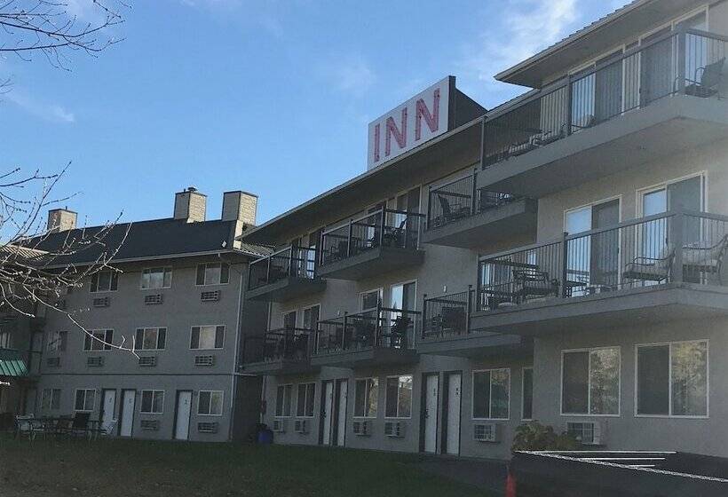 هتل Riverland Inn & Suites