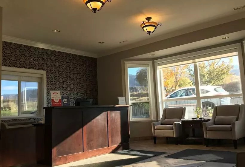 فندق Riverland Inn & Suites