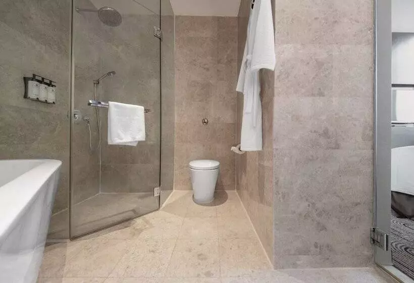 هتل The Robertson House by The Crest Collection