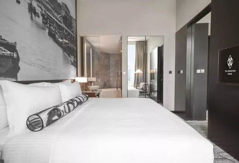 هتل The Robertson House by The Crest Collection