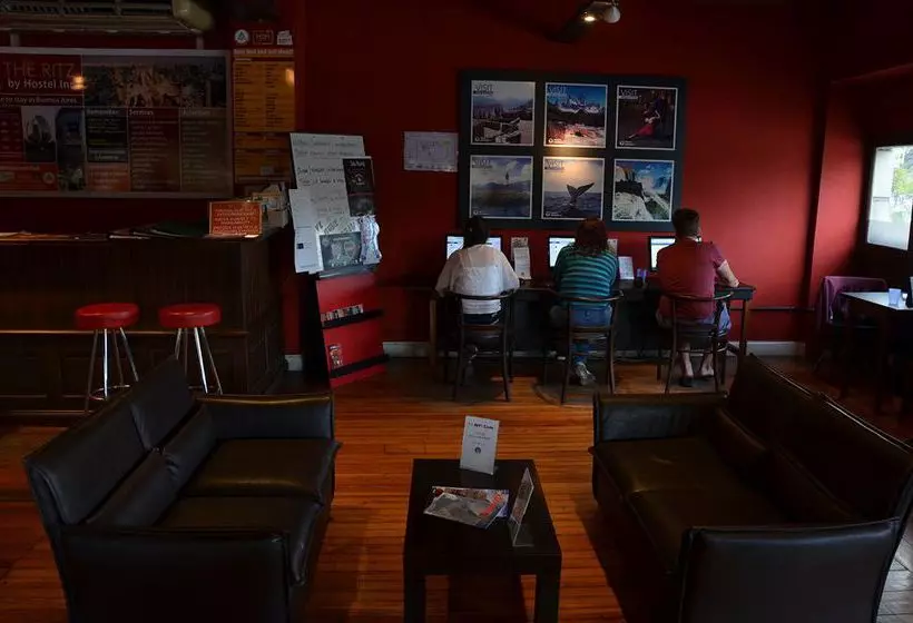 هتل The Ritz By Hostel Inn