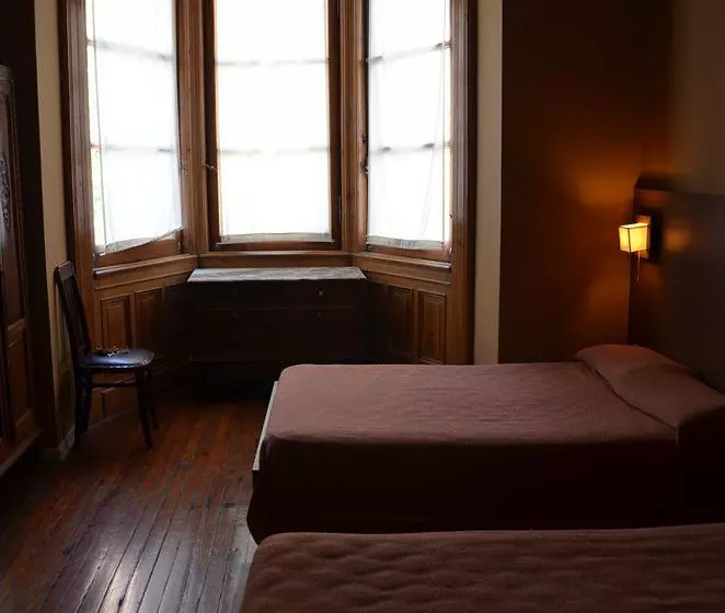 هتل The Ritz By Hostel Inn