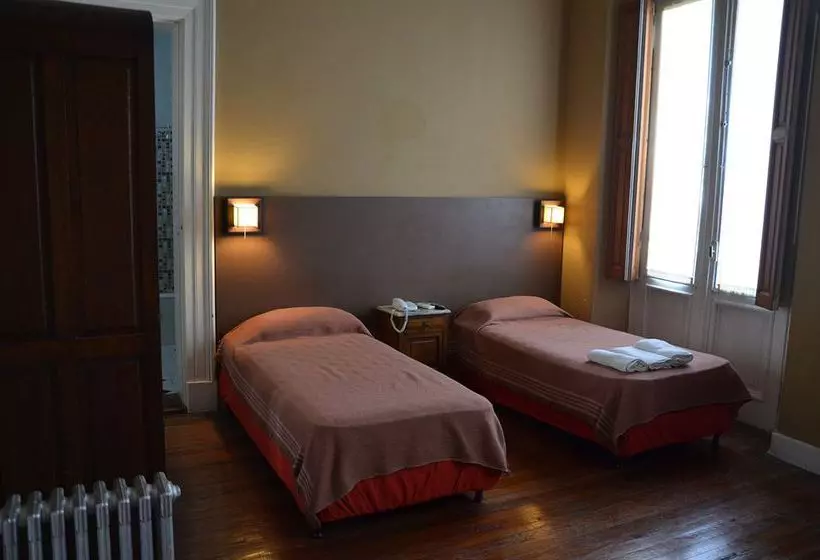 هتل The Ritz By Hostel Inn