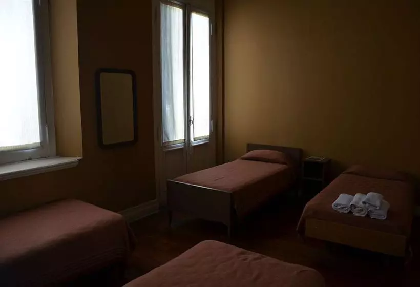 هتل The Ritz By Hostel Inn