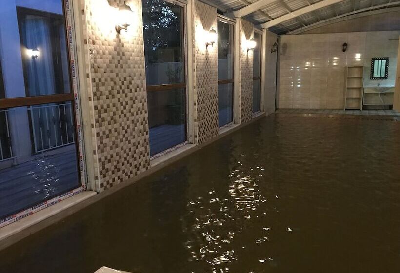 בית מלון כפרי Oskar Thermal