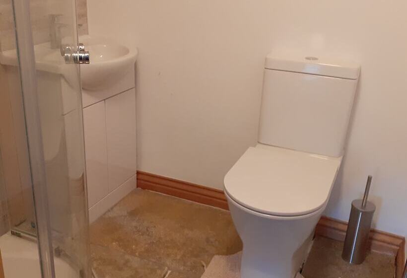 Cosy 2 Bed Cottage With Garden Near Carlisle