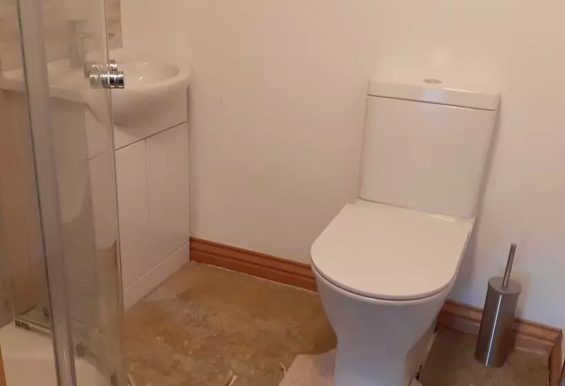 Cosy 2 Bed Cottage With Garden Near Carlisle