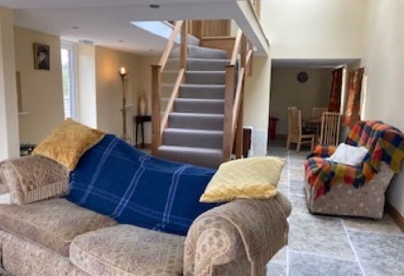 Cosy 2 Bed Cottage With Garden Near Carlisle