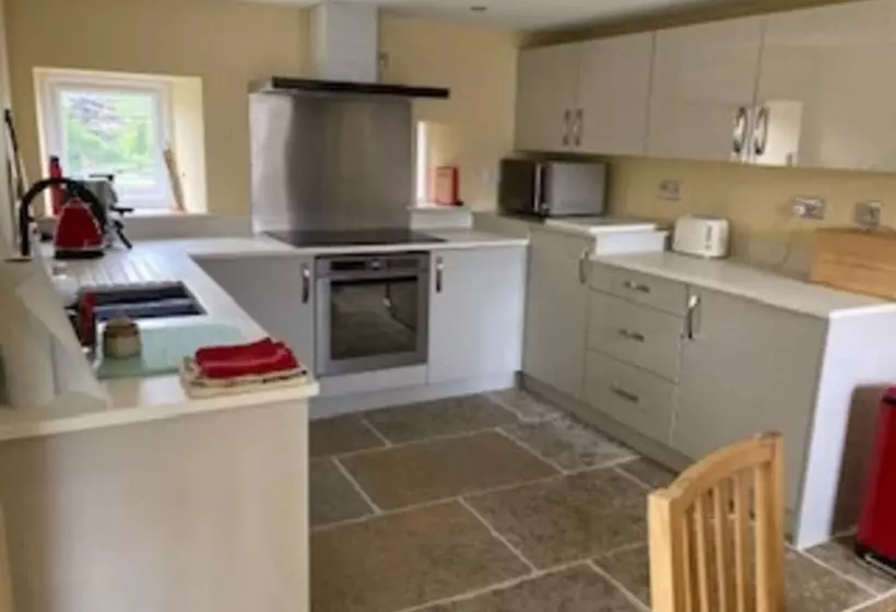 Cosy 2 Bed Cottage With Garden Near Carlisle
