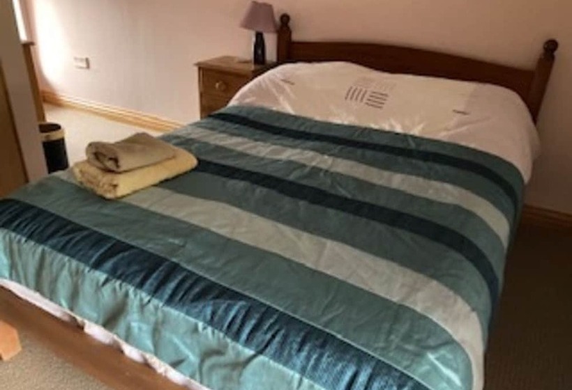 Cosy 2 Bed Cottage With Garden Near Carlisle