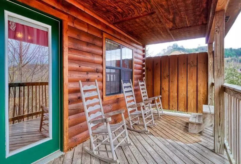 Hawks Point Lodge
