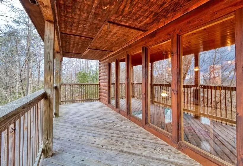 Hawks Point Lodge