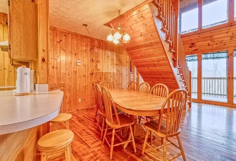 Hawks Point Lodge
