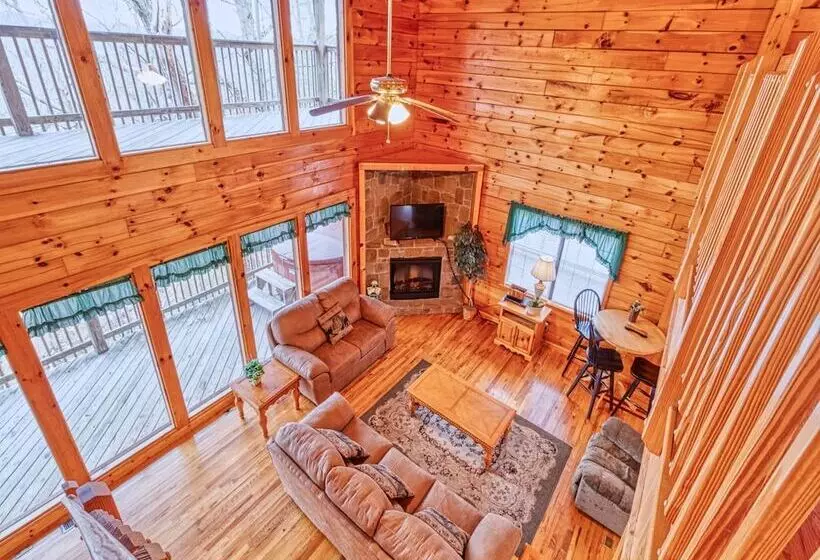 Hawks Point Lodge