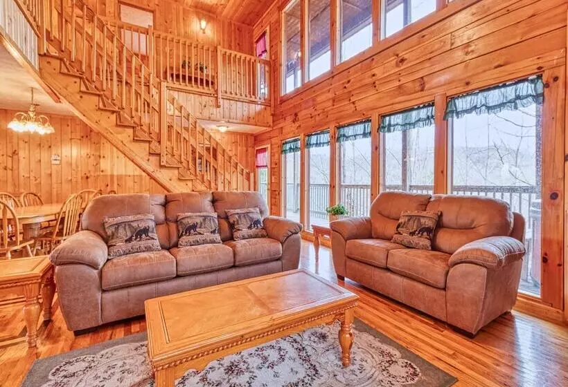 Hawks Point Lodge