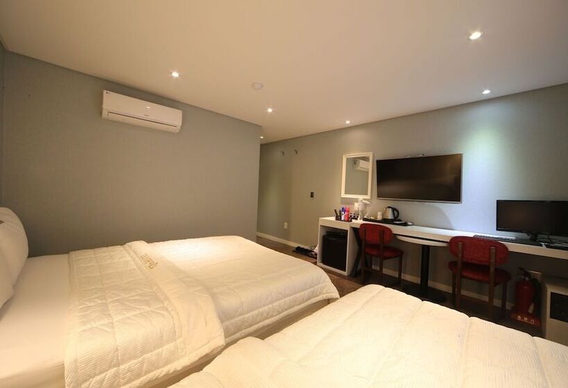 Motel Busan Yeonsandong 17th
