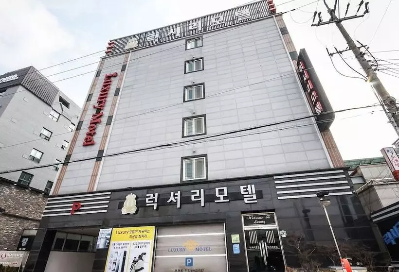 مُتل Gwangju Hanam Luxury