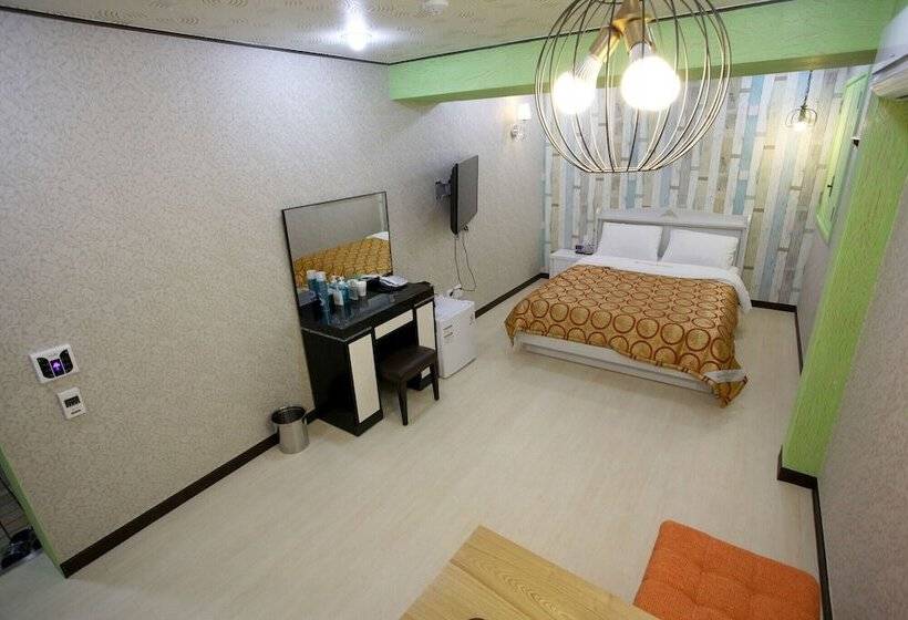 فندق على الطريق Nonsan Yegrina