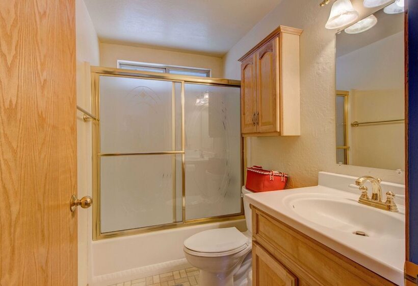 Quintessential Tahoe Cabin